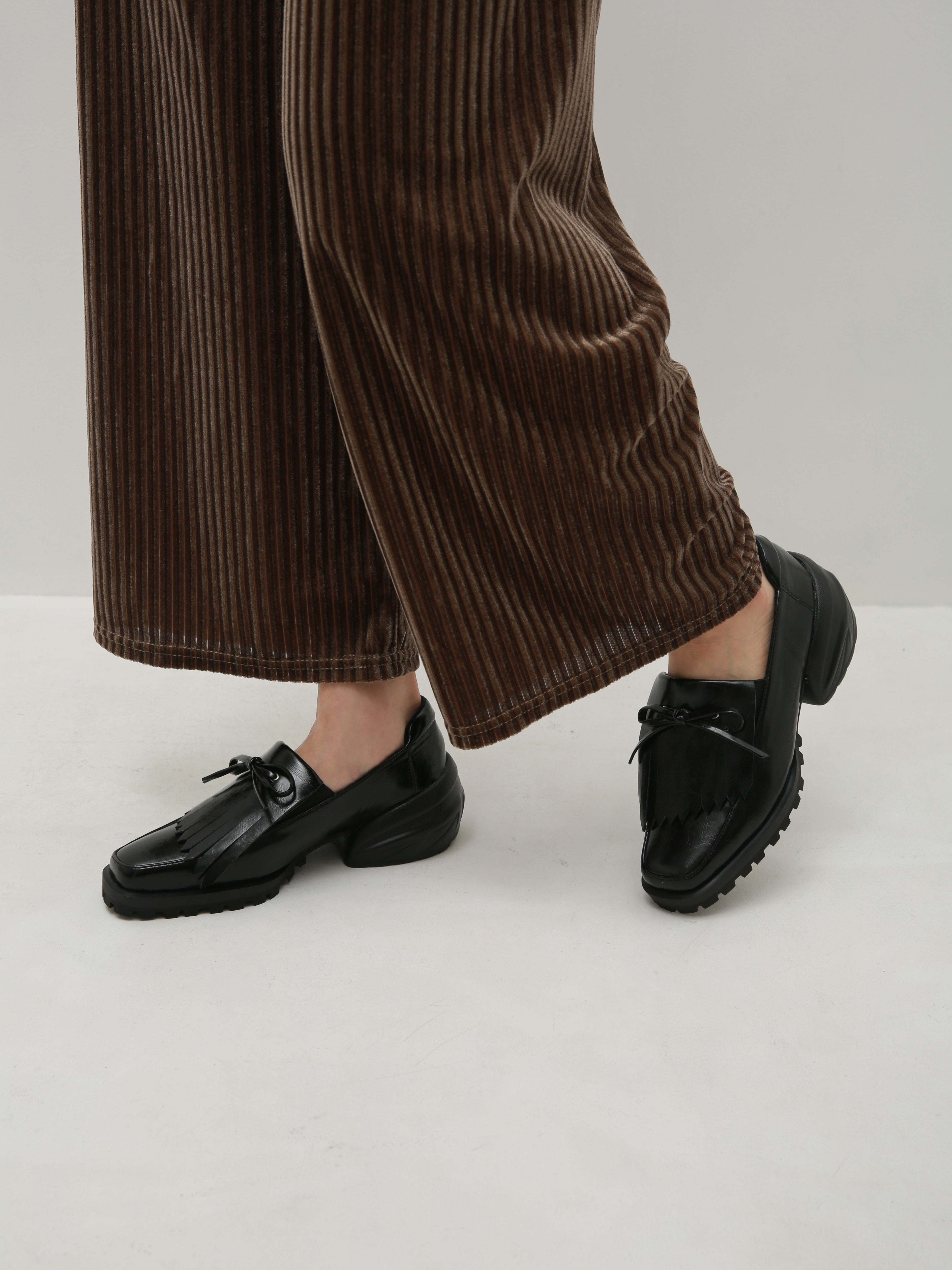 【Bella Lume(ベッラルーメ)】フリンジローファースニーカー　ローファー フリンジローファースニーカー – Bella lume